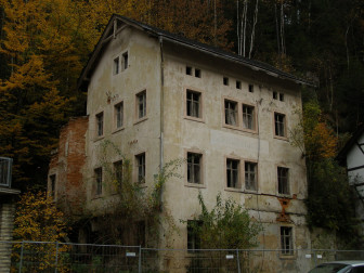 dům