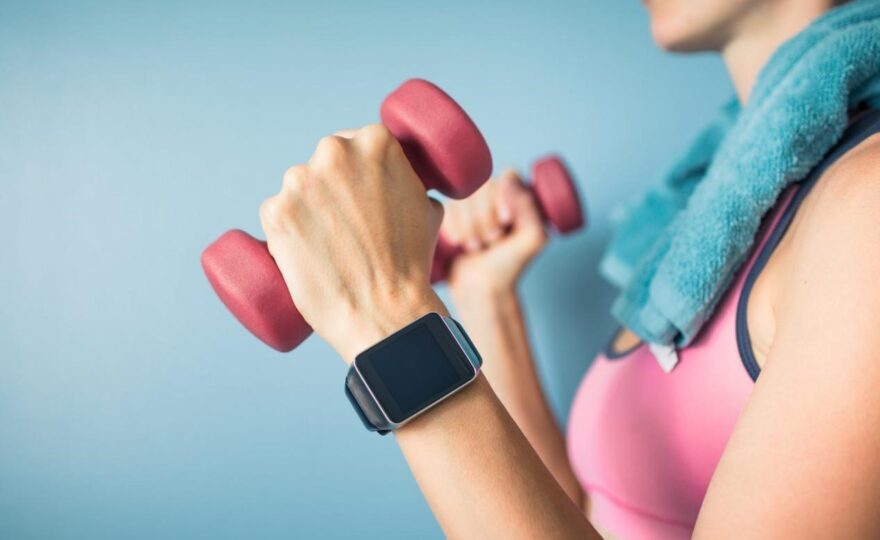Jak používat fitness tracker k udržení kondice: Tipy a triky