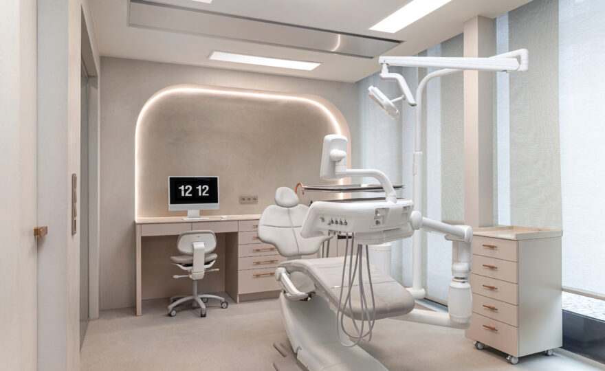 Křivý úsměv bolí i duši. Studie ukazují dopad na sebevědomí